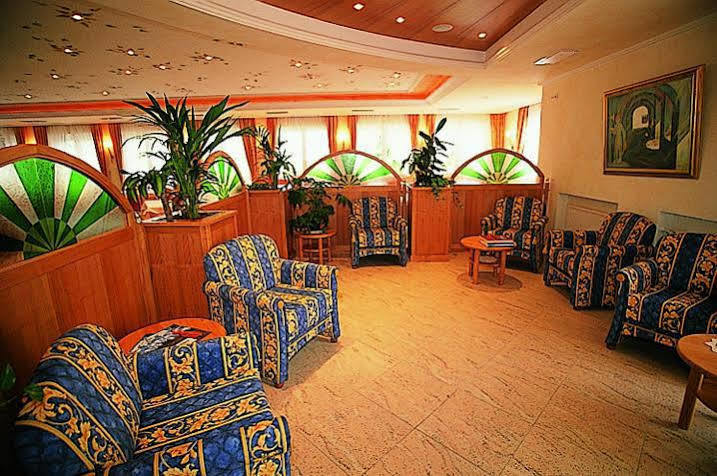 玛丽亚特蕾西亚酒店 西兰德罗 外观 照片